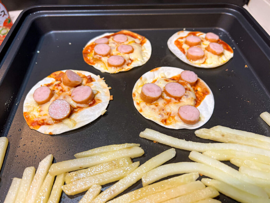 餃子の皮で作るミニピザ